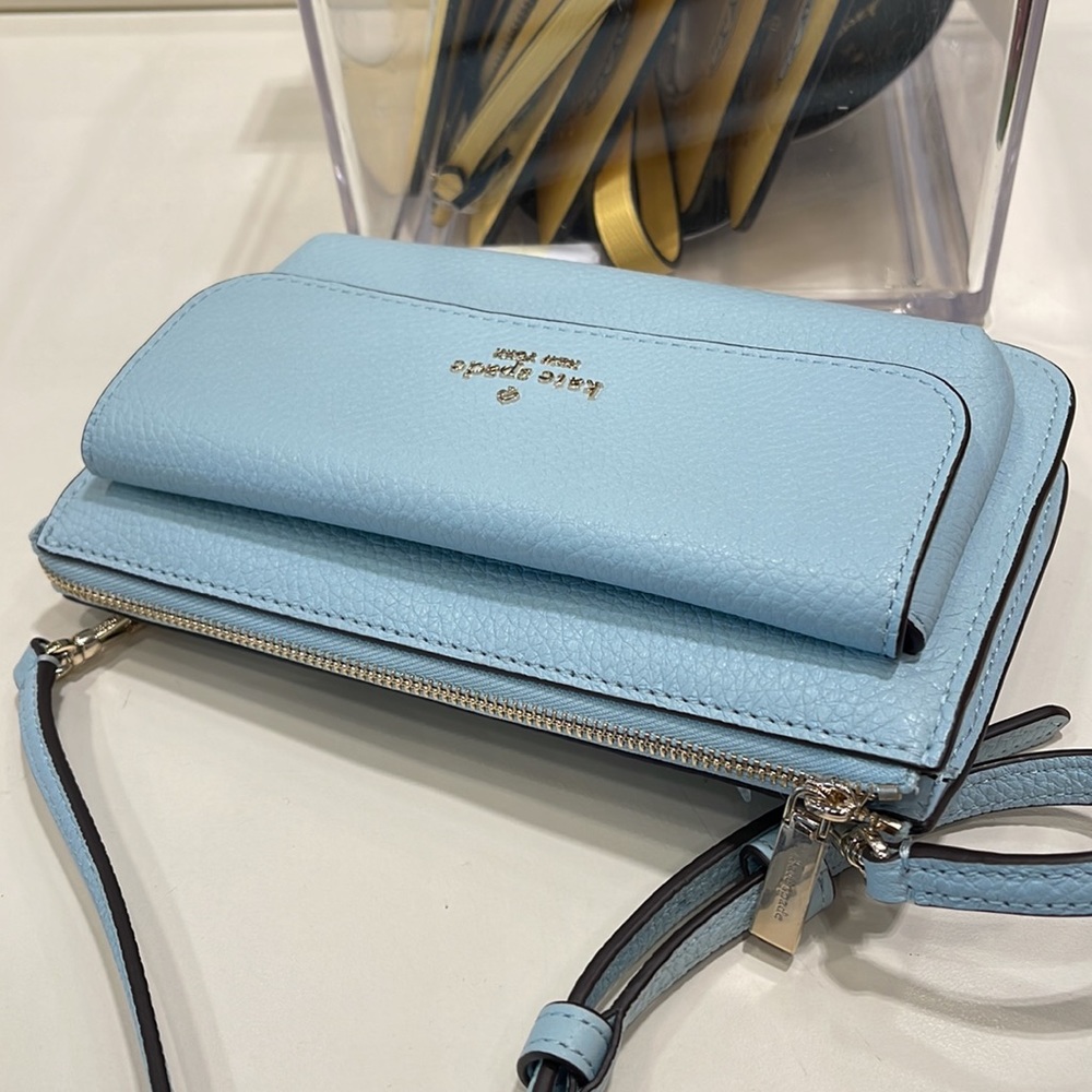 NWT Kate Spade Leila Small Crossbody K8284
Leather Dewy Blue
NWT - Picture 7 of 16